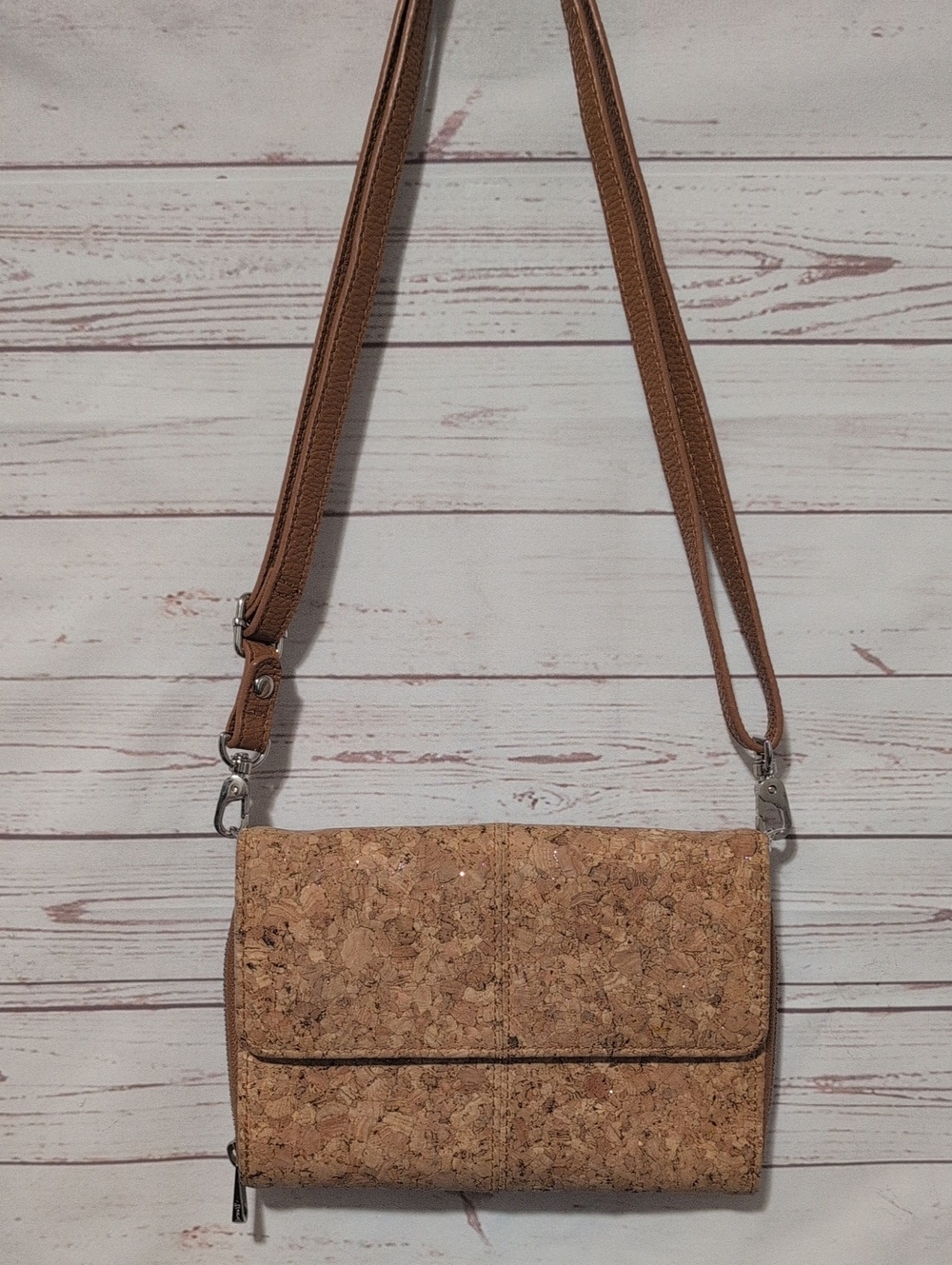 Jewell By Thirty-One Cork Crossbody Wallet Clutch Bag Purse - Brown